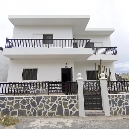 White Bear In Tenerife Apartment